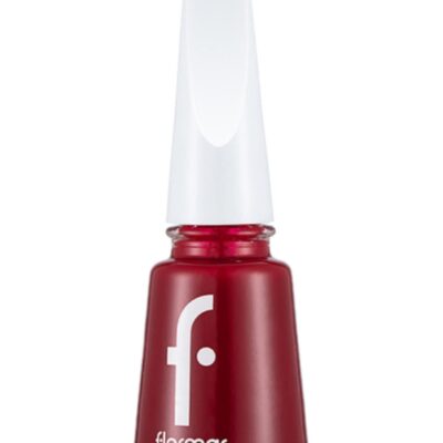 Flormars legendary nail polish is easy to apply and extra shiny thanks to its special formula. The