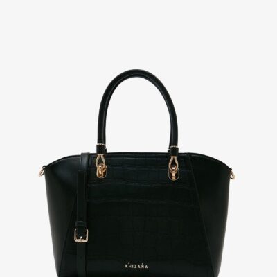The structured design, of this bag never goes out of style and this piece is a true classic.