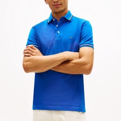 This slim-fit polo shirt features tipped detail on the collar and cuffs for a retro-inspired look