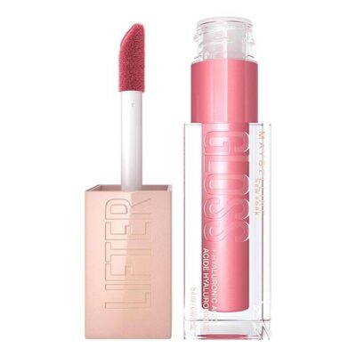 Maybelline New York’s Lifter Gloss delivers glossy lips and a full look. Its breakthrough formula