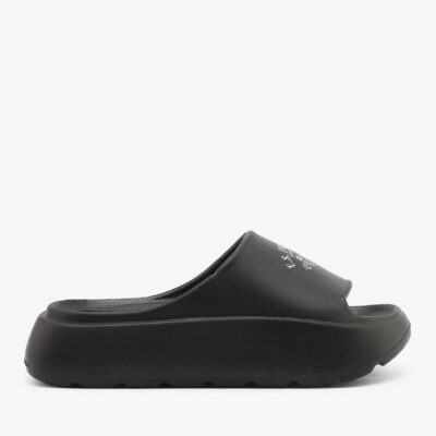 Meet these slides from U.S. POLO ASSN. Offering a sleek and modern look, these slides effortlessly