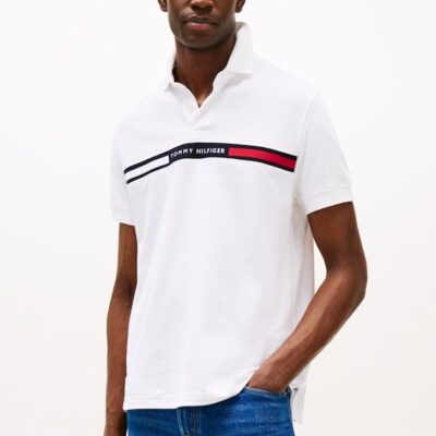 This stretch cotton pique polo shirt embraces sports-inspired style, with its smart embroidered